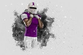 年薪2亿年薪，转会费将超过5300万！沙特不放弃萨拉赫，新月最可能出手